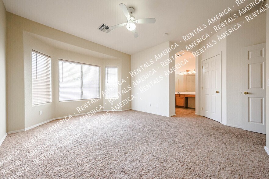 Building Photo - 3752 E Woodside Way