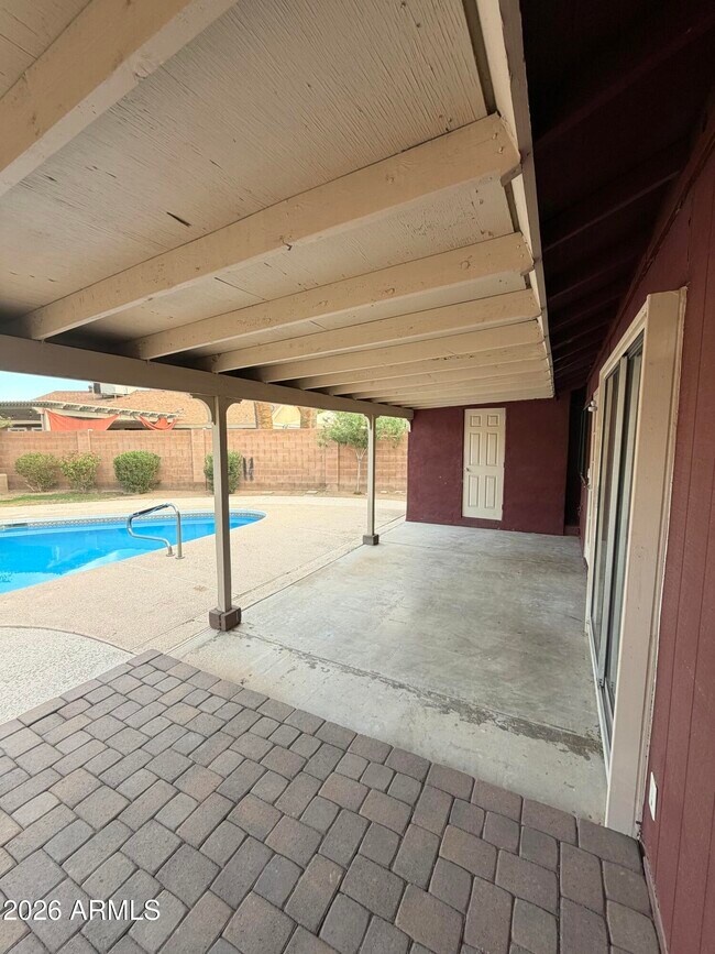 Building Photo - 16015 N 47th Dr