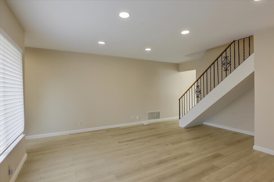 Building Photo - 2916 Biddleford Dr