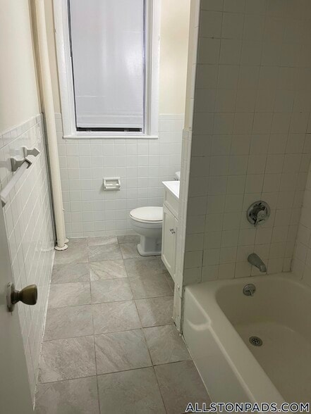 Building Photo - 1137 Commonwealth Ave