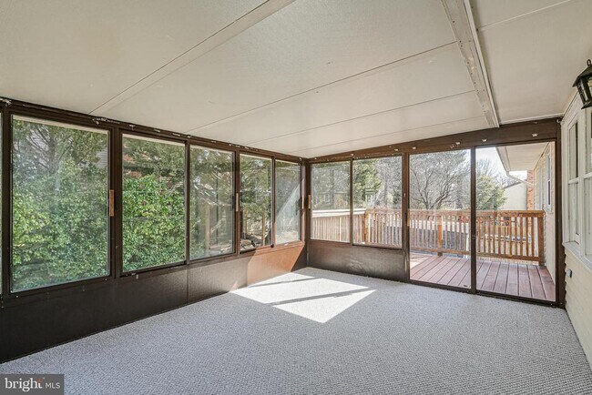 Building Photo - 510 Retford Dr