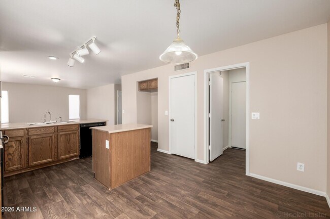 Building Photo - 12547 W Medlock Dr