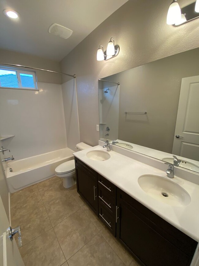 Building Photo - 3–4 Bedroom Solar Home in Rocklin – Office + Loft | Available Now