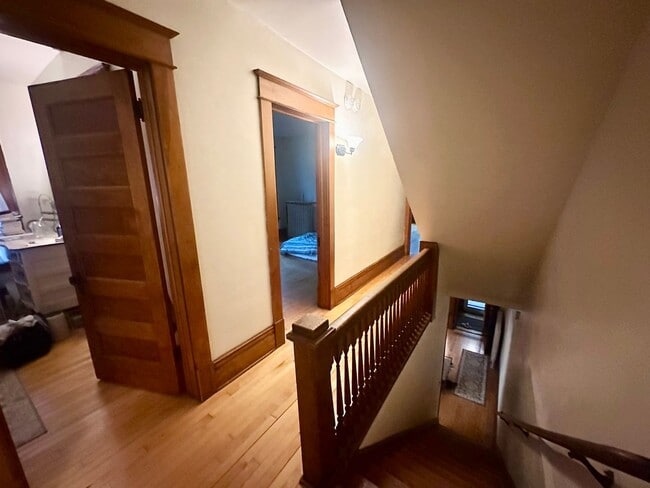 Building Photo - Spacious 3-Bedroom w/ Sundeck & In-Unit La...