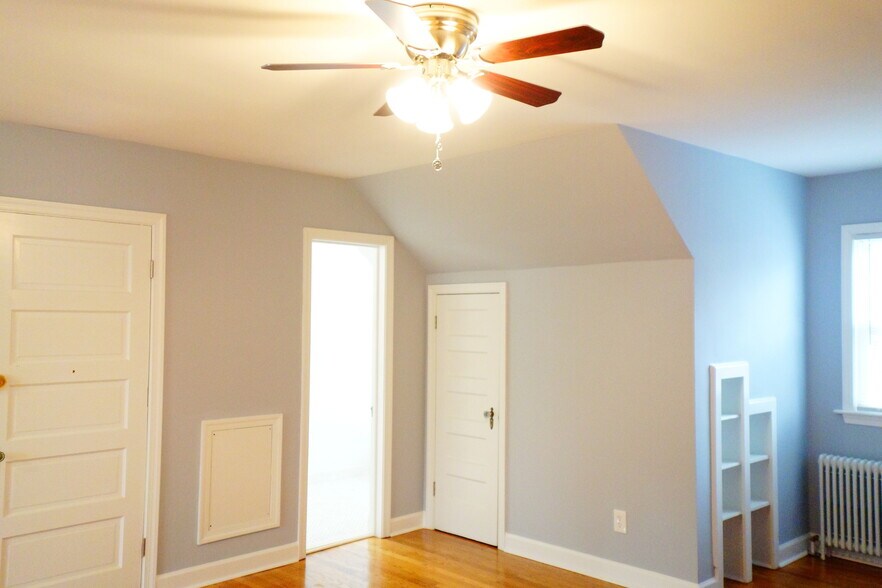 Building Photo - 807 Kennebec Ave
