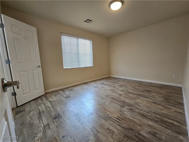 Building Photo - 9538 Van Halen Ln