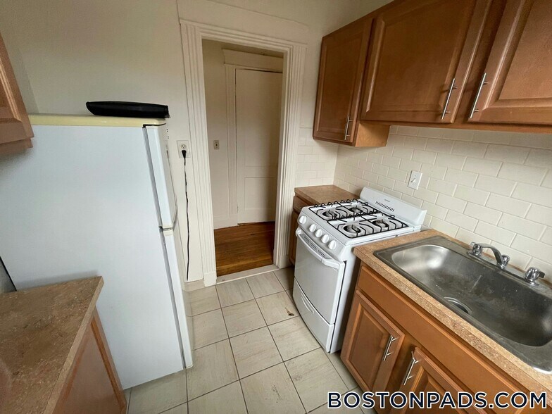 Building Photo - 1148 Commonwealth Ave