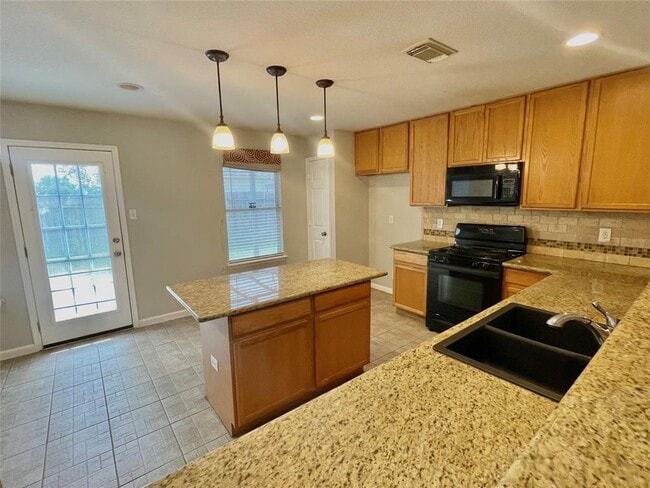Building Photo - 10218 Cades Creek Ct