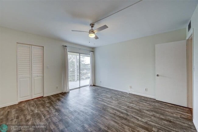 Building Photo - 4401 Martinique Ct
