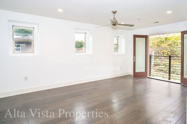 Building Photo - 2549 Aperture Cir
