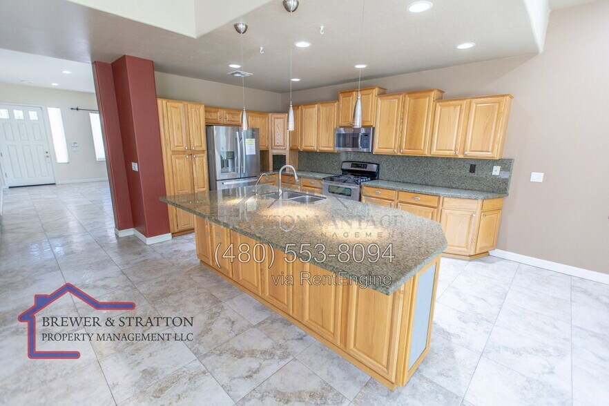 Building Photo - 1373 W Longhorn Dr