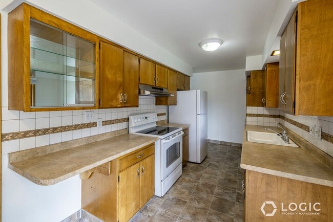 Building Photo - Beautiful Home in South Ogden!