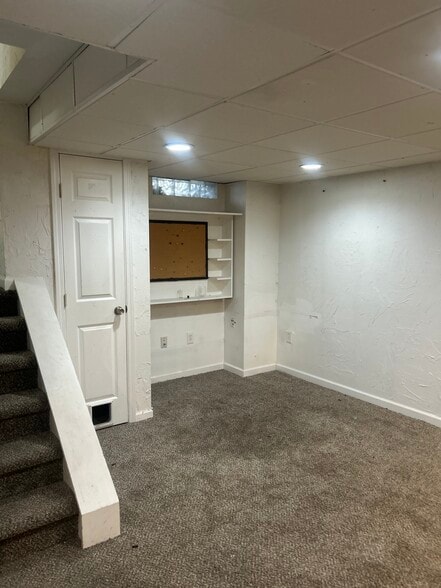 Building Photo - 694 Broadway