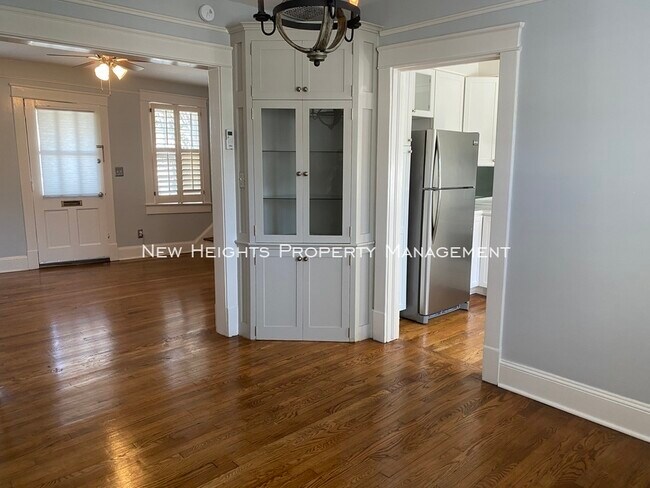 Building Photo - 301 Broad St