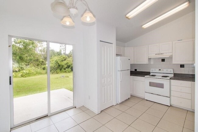 Building Photo - 2345 89th Ct