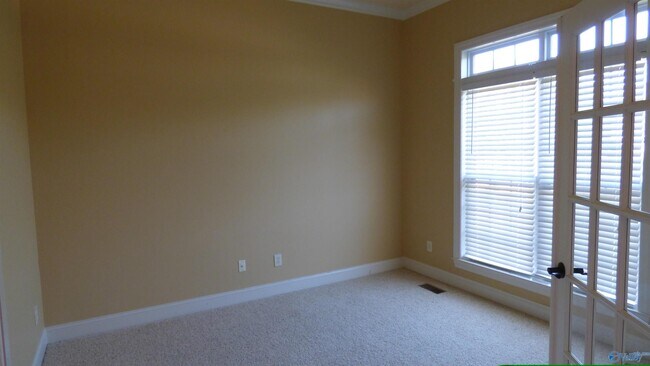Building Photo - 100 Mayfair Ct