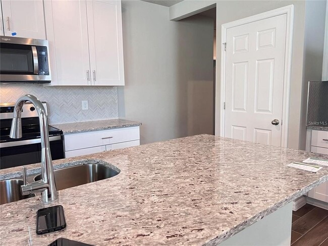 Building Photo - 981 Rivers Crossing St