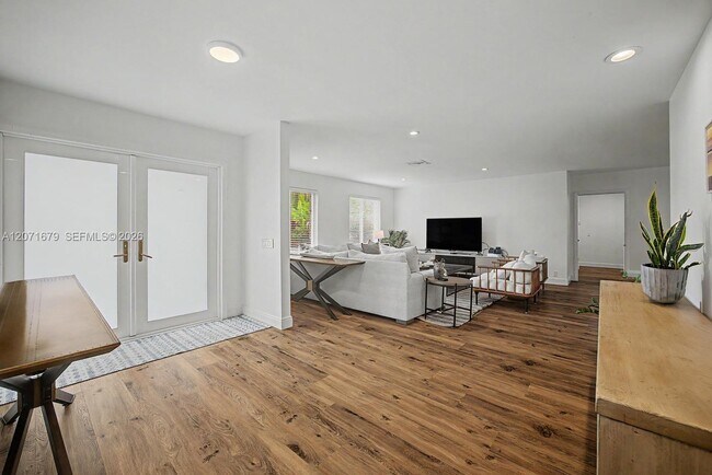 Building Photo - 7100 SW 119th St