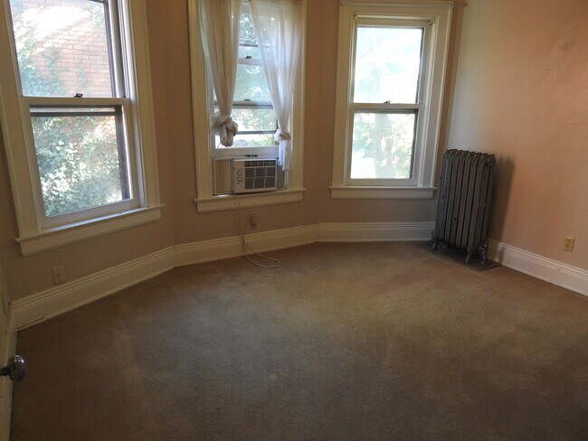 Building Photo - 88 Fargo Ave