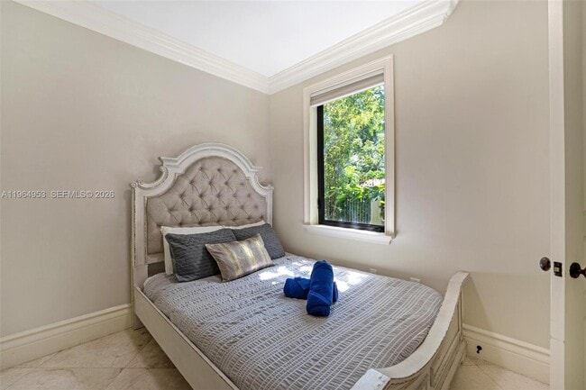 Building Photo - 2715 Cordova St