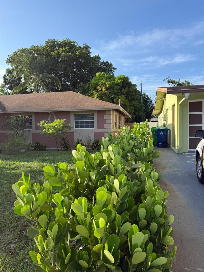 Building Photo - 5839 NW 16th St