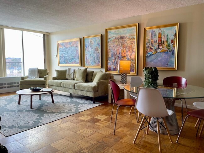 Building Photo - 77 Pond Ave