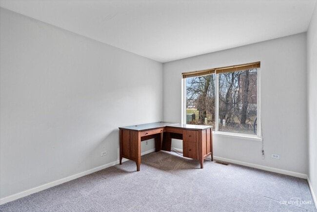 Building Photo - 2539 Lexington Ln