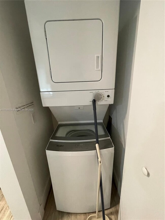 Building Photo - 92 SW 3rd St