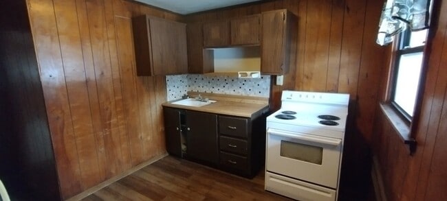 Building Photo - 2223 N Water St Ext