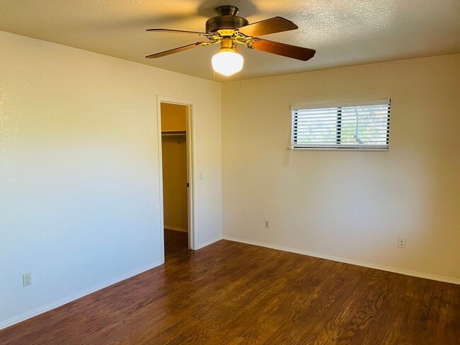 Building Photo - 30 Quartz Dr