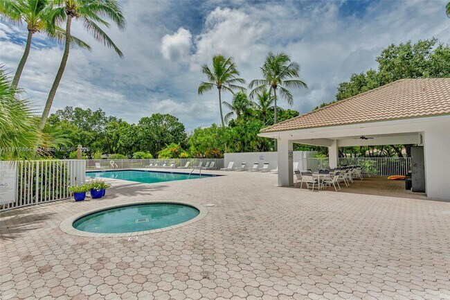 Building Photo - 2904 Pin Oak Ct