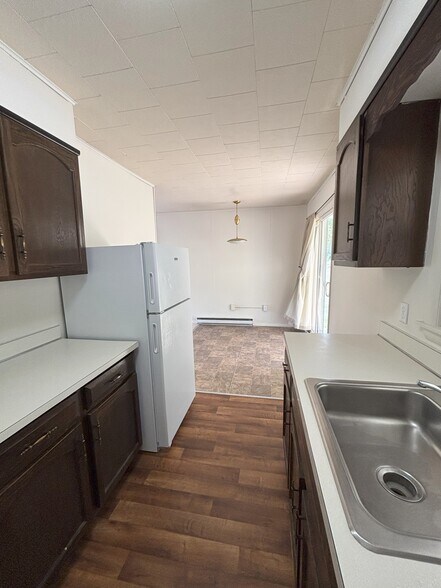 Kitchen - 2171 Mountain View Ave