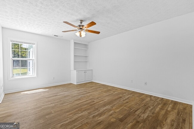 Building Photo - 484 Creek Crossing Ct