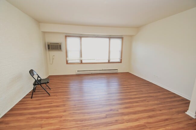 Building Photo - 9907 W 58th St