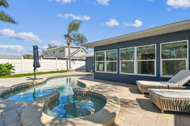 Building Photo - 8708 Thornwood Ln