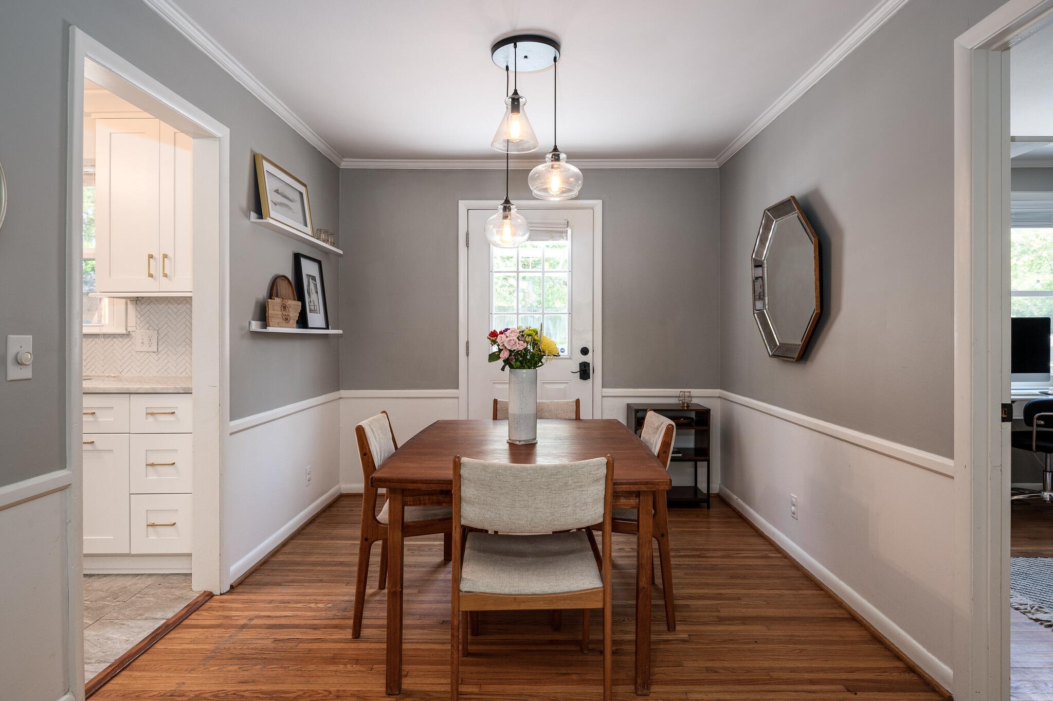 Building Photo - 582 Whispering Hills Dr