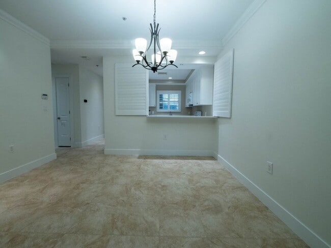 Building Photo - 2110 W 1st