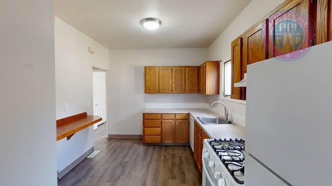 Building Photo - far455