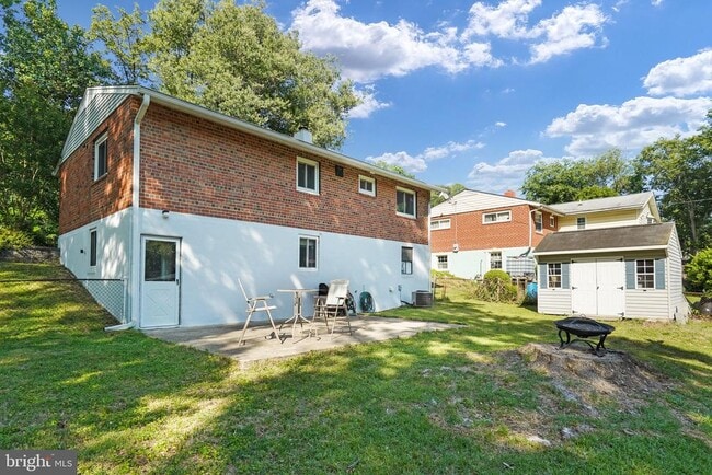 Building Photo - 6369 Edsall Rd