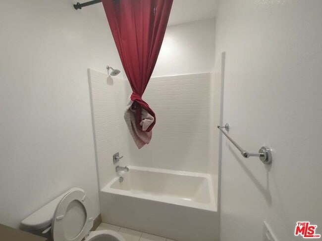 Building Photo - 16243 Cameo Ct