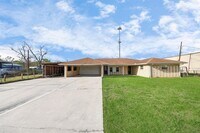 Building Photo - 4402 Ludwig Ln