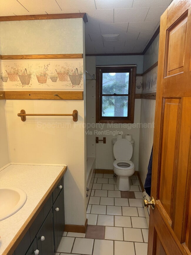 Building Photo - 108 Pinewoods Trail