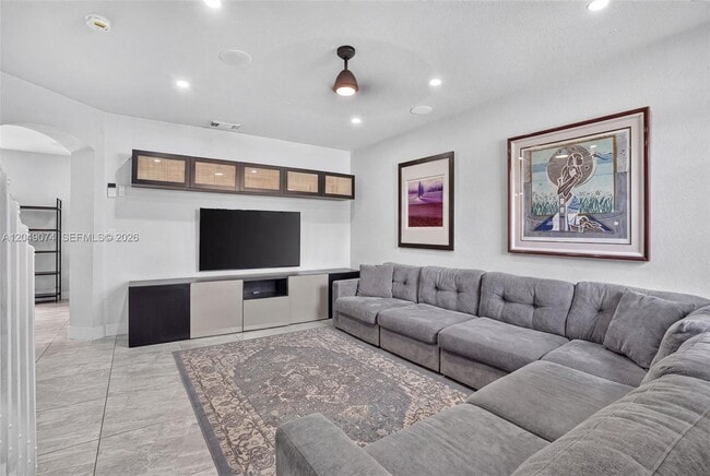 Building Photo - 913 NW 135th Ave