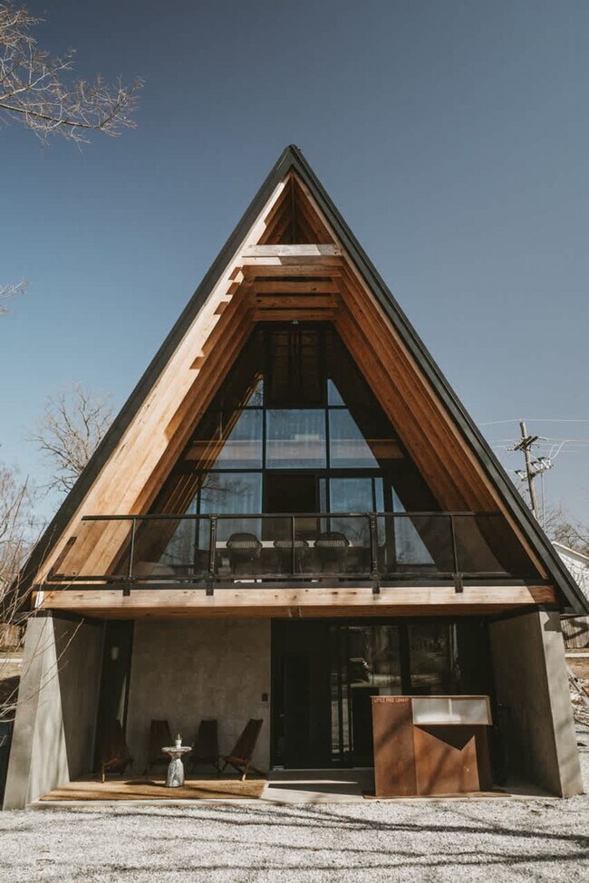 Building Photo - 503 NW D St