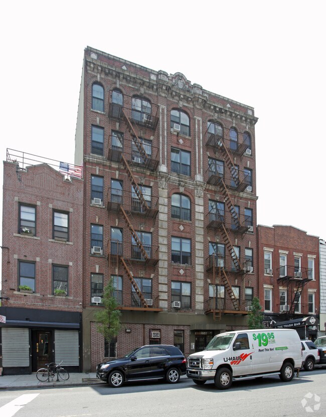 Primary Photo - 258 Grand St