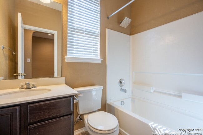Building Photo - Comfortable Living in a Gated Community Near It All
