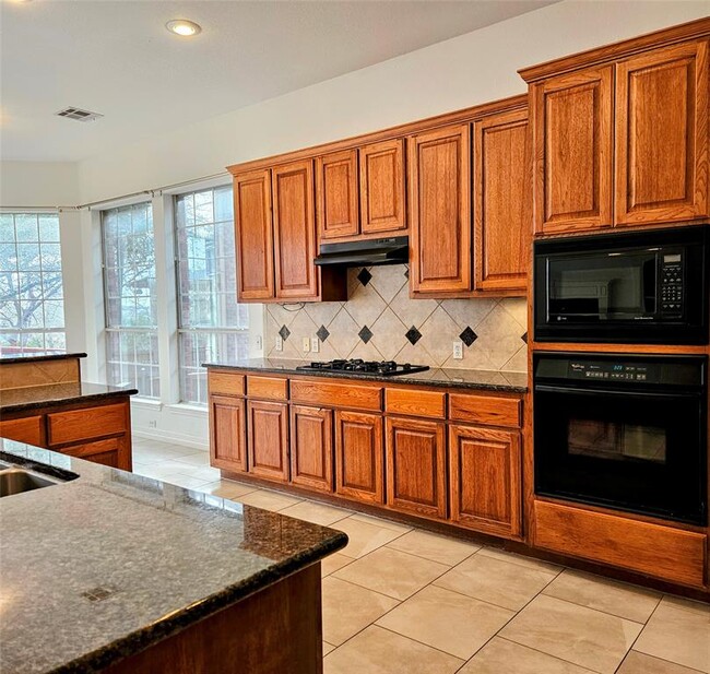 Building Photo - 2612 Zambia Dr