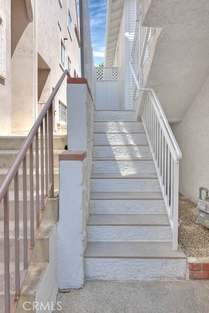 Building Photo - 310 Bayview Dr