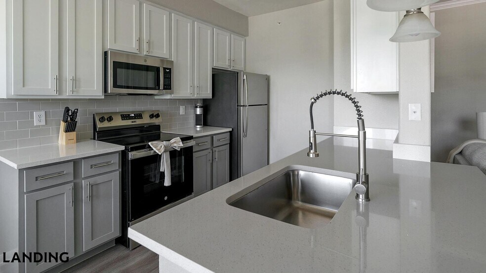 Building Photo - 501 Sarah Deel Dr
