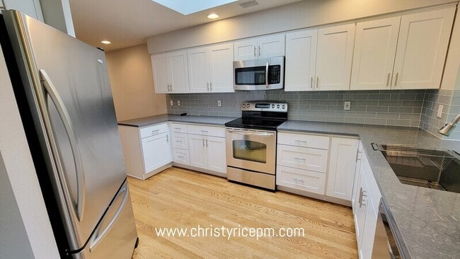Building Photo - 9205 NE 128th Ln